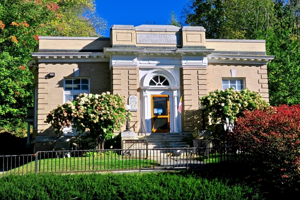 Wilton Free Public Library