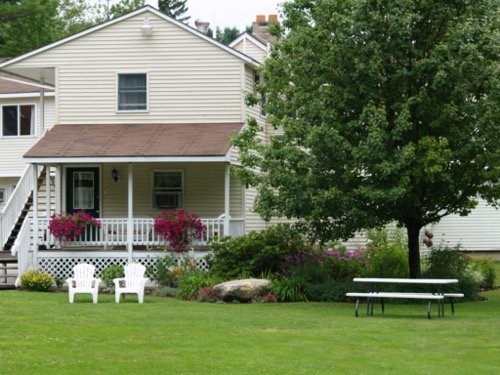 wilson-lake-inn_grounds_06