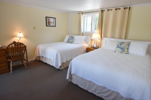 wilson-lake-inn_room-first-floor_01