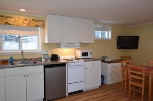 wilson-lake-inn_studio-first-floor_03