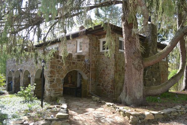 Stone Arches Bed and Breakfast LLC