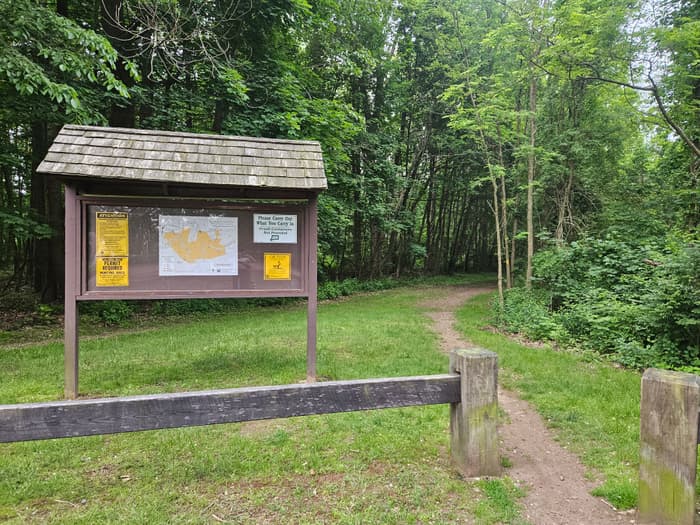 trailhead (Credit: Laura Kelly)