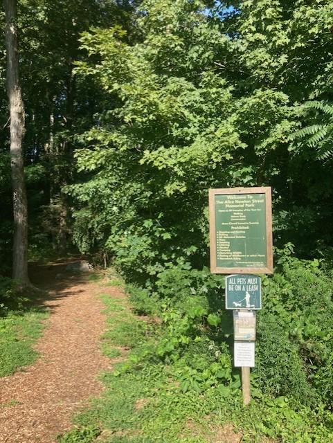 Alice Newton Street Memorial Park (Woodbridge Greenway)