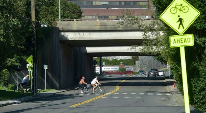 Belden Avenue Crossing (Credit: John Vorhees III)