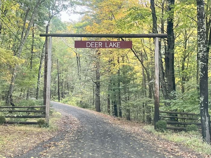 entrance and sign to Deer Lake Outdoor Center (Credit: Brian Carroll)