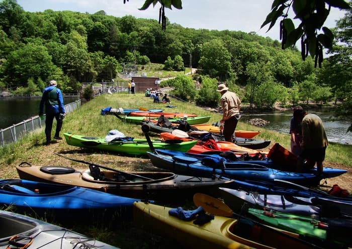 Portaging over the Scotland Dam