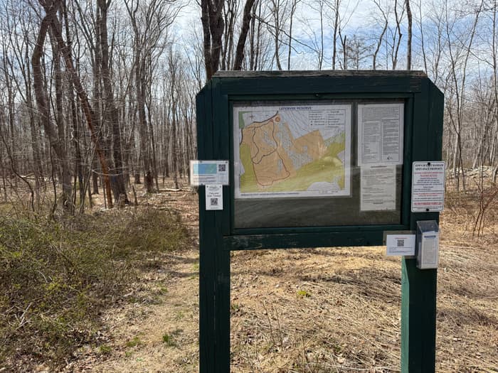 trail entrance and kiosk (Credit: Emily Wilson)