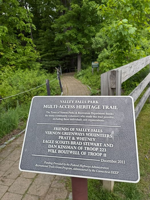 sign for access to Braille Trail (Credit: Emily Wilson)