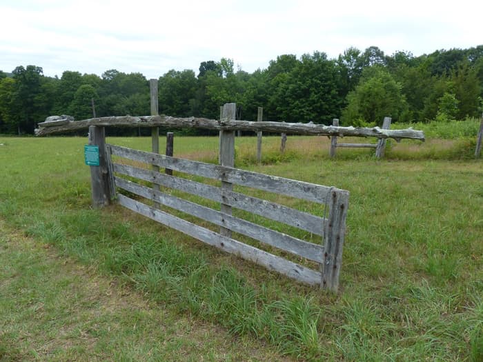 Counter balanced farm gate