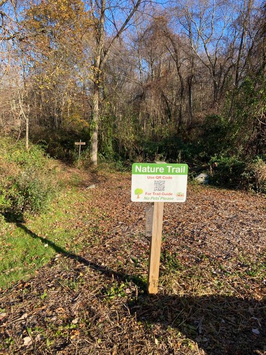 Trail head &amp; instructions (Credit: Trail Finder staff/ AK)