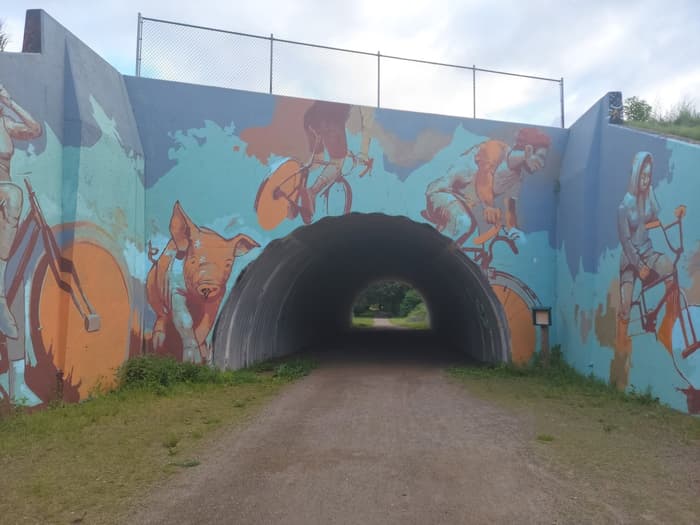 bicycle mural on I-84 underpass (Credit: Bob Lazzari)