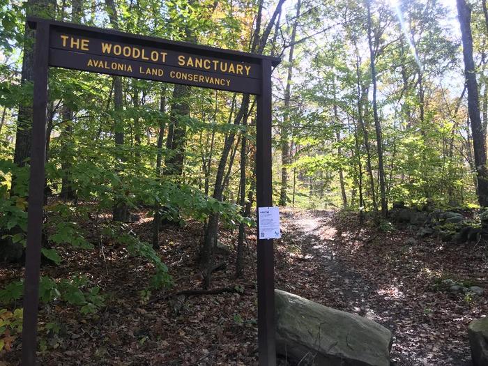 Entrance sign to Woodlot Sanctuary (Credit: Dale Wilson)