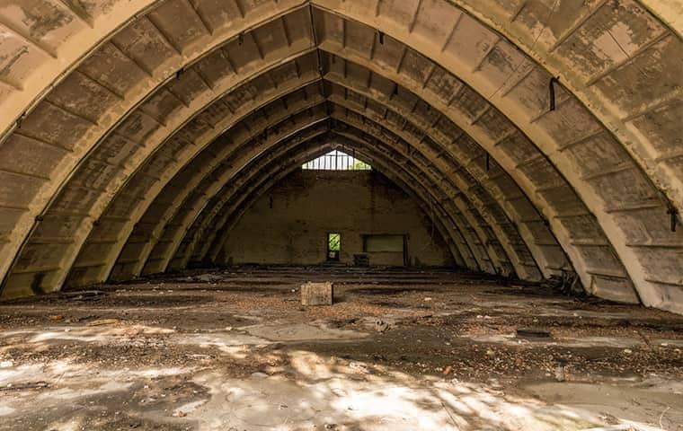 a picture of an un-insulated attic