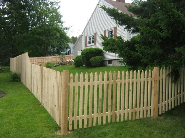 6' to 4' Slope Stockade Picket with Round Posts