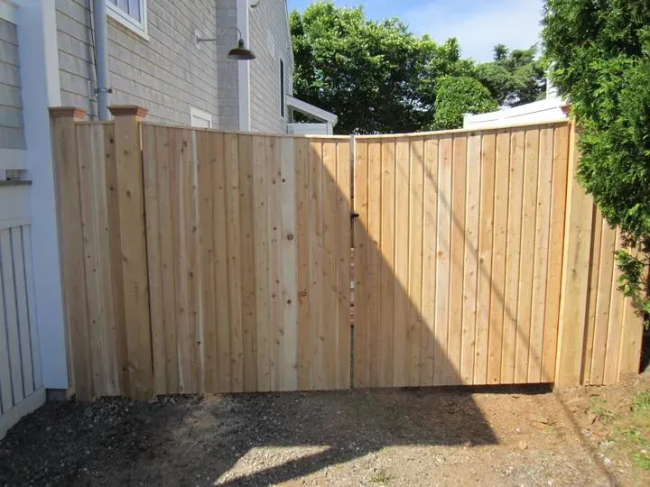 6' Solid V-Notch Board Double Gate with Thin Cap Strip