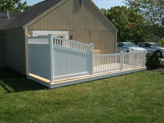 Privacy Screen and Railing on Deck