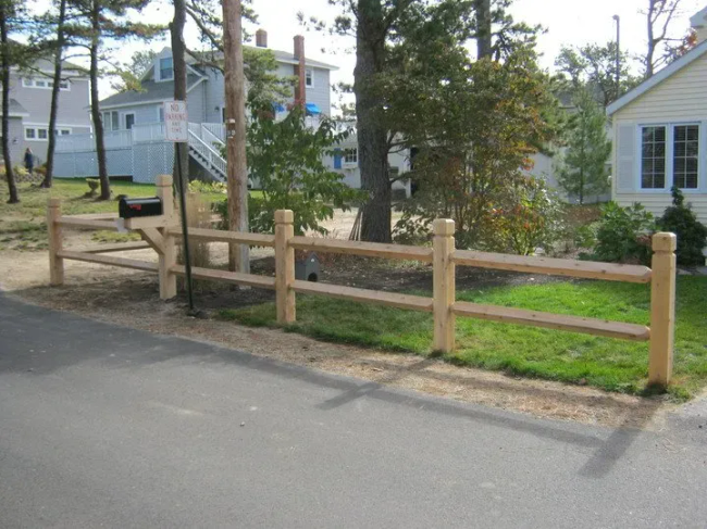 5 X 5 Mailbox with Rail Fence