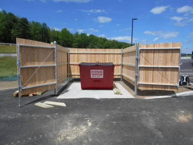 6'Solid Board Dumpster Enclosure with Steel Frame