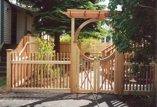 4'Victorian Picket Fence with a South Shore Style Gate and Seaside Pergola