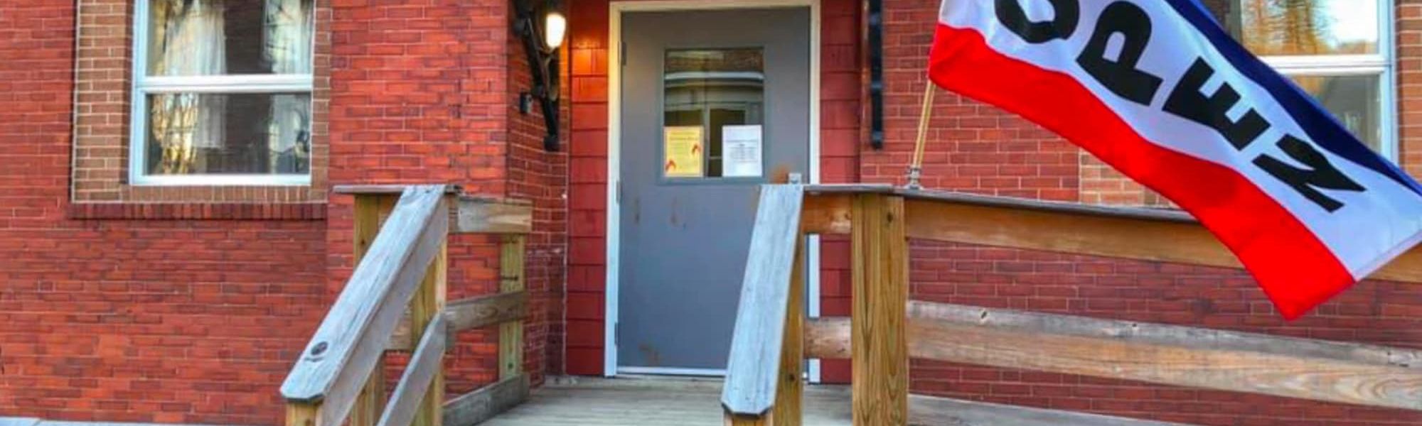 Food cupboard entrance