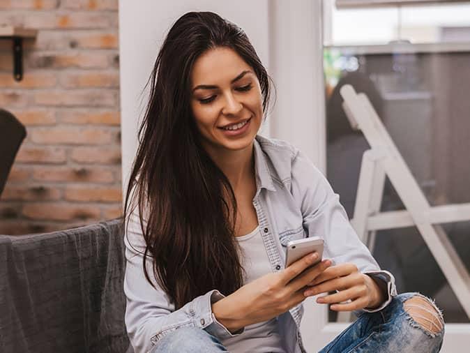 woman discusses sleep test with dentist right from home