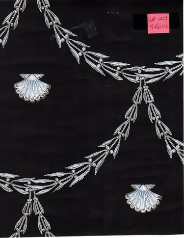CHAINS & SEA SHELLS HUNG EITHER WAY