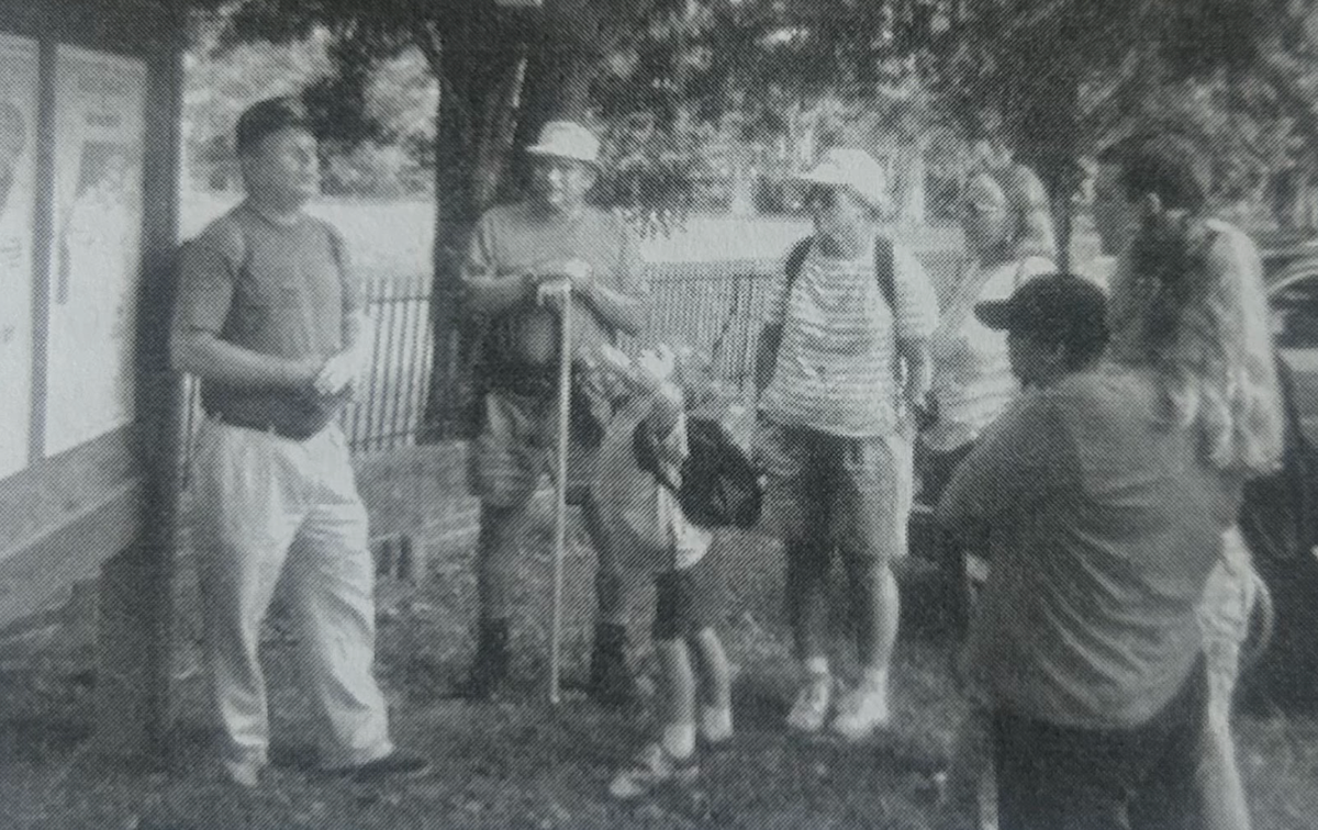 Palmetto Trail’s Lowcountry coordinator Oliver Buckles leads  a discussion about the Battle of Eutaw Springs.
