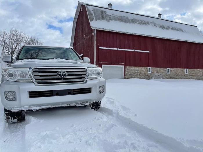 Parking lot was not plowed. (Credit: Alon T.)