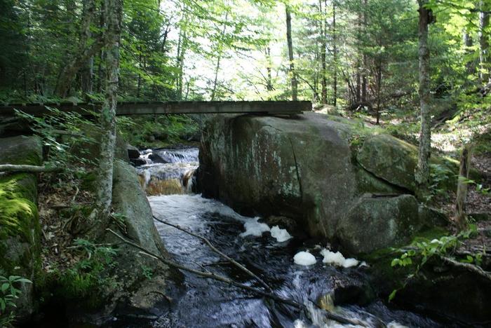 The first small falls (Credit: Wm Hill/Hiking the trail to yesterday)