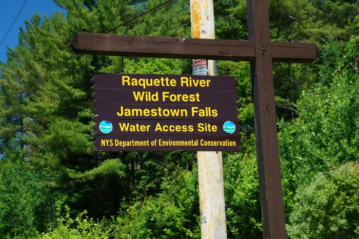 Sign to the south launch. (Credit: William Hill)