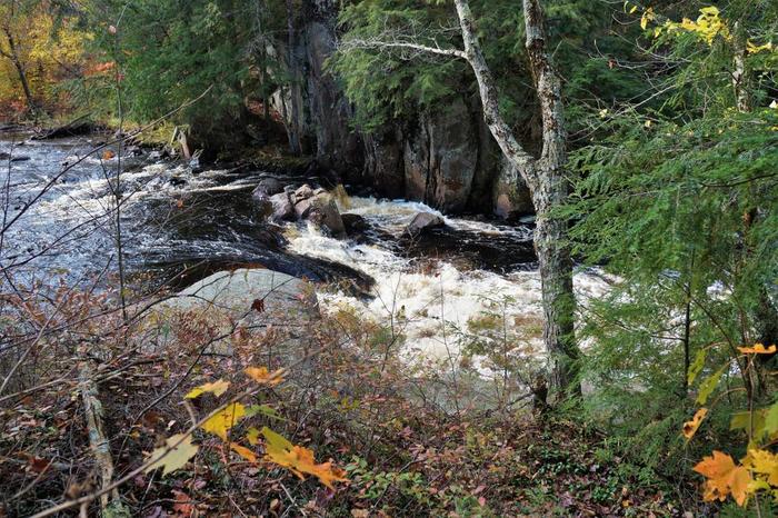 Upper Sinclair falls is a bushwhack of a couple hundred yards above the lower falls (Credit: Wm Hill/Hiking the trail to yesterday)