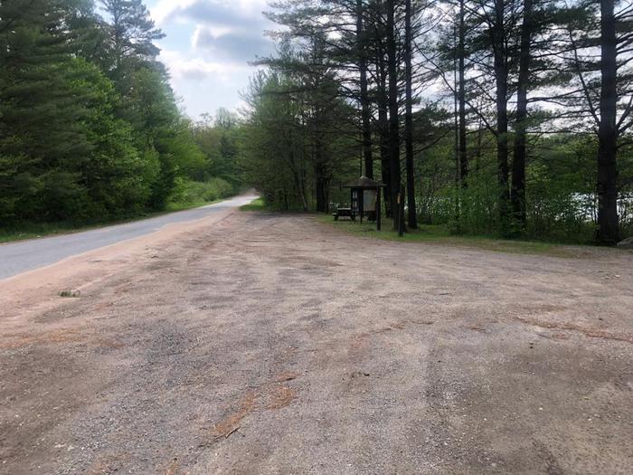 Parking lot and sign in (Credit: Jakobp)