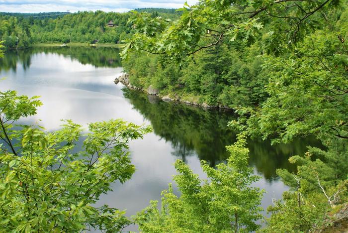 From the Cedar Lake Overlook (Credit: https://hikingthetrailtoyesterday.wordpress.com/)
