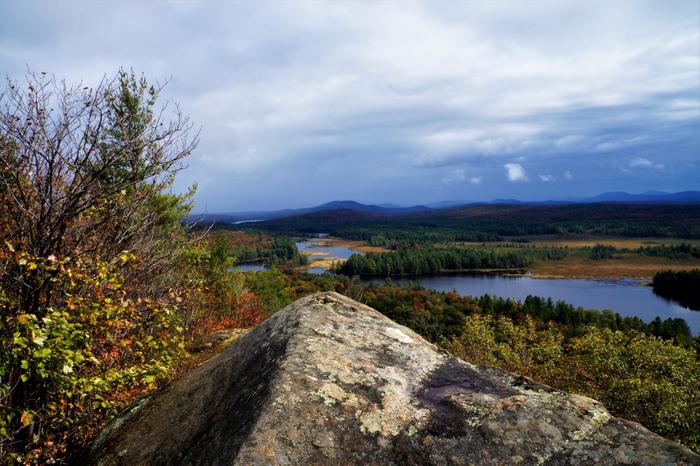 Low's Overlook (Credit: https://hikingthetrailtoyesterday.wordpress.com/)
