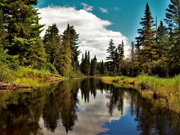 the stretch of river between the Inlet and high falls offers some of the finest scenery around (Credit: Wm Hill - Hiking the Trail to Yesterday)