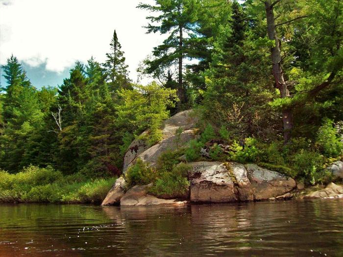 High rock is a popular destination on the river (Credit: Wm Hill - Hiking the Trail to Yesterday)