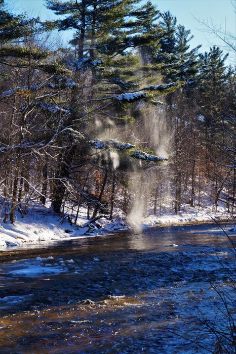 Plumb Brook along the Brookside Trail (Credit: https://hikingthetrailtoyesterday.wordpress.com/)