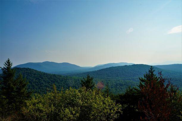 The 360 degree summit views do not disappoint (Credit: Wm Hill/Hiking the trail to yesterday)