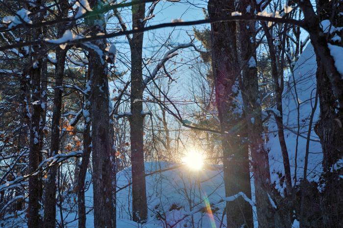 Setting sun along the Lariat Trail (Credit: https://hikingthetrailtoyesterday.wordpress.com/)