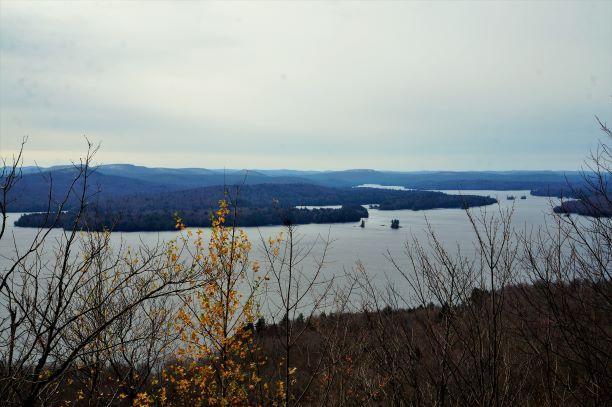 Overlook from Bear Mt (Credit: Wm Hill/Hiking the trail to Yesterday)