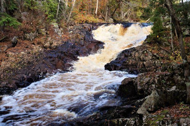 Second set of falls (Credit: Wm Hill/Hiking the trail to yesterday)
