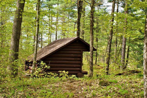 The Beaver Ponds trail lean to (Credit: Wm Hill/Hiking the trail to Yesterday)