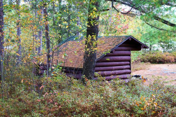 Moon Lake lean to (Credit: Wm.Hill/Hiking the trail to Yesterday)