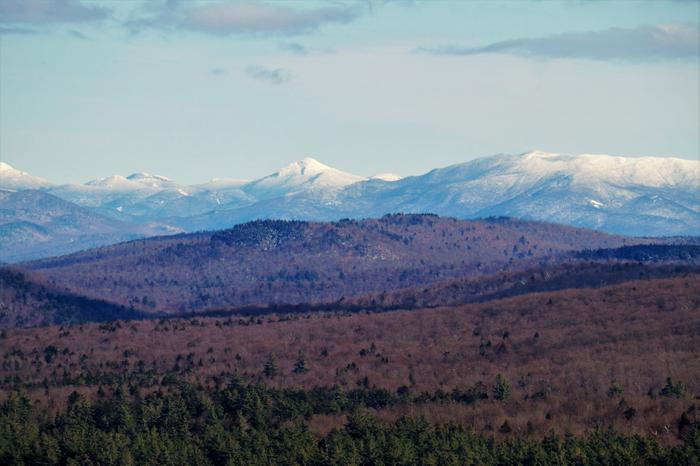 The High Peaks to the east (Credit: https://hikingthetrailtoyesterday.wordpress.com/)