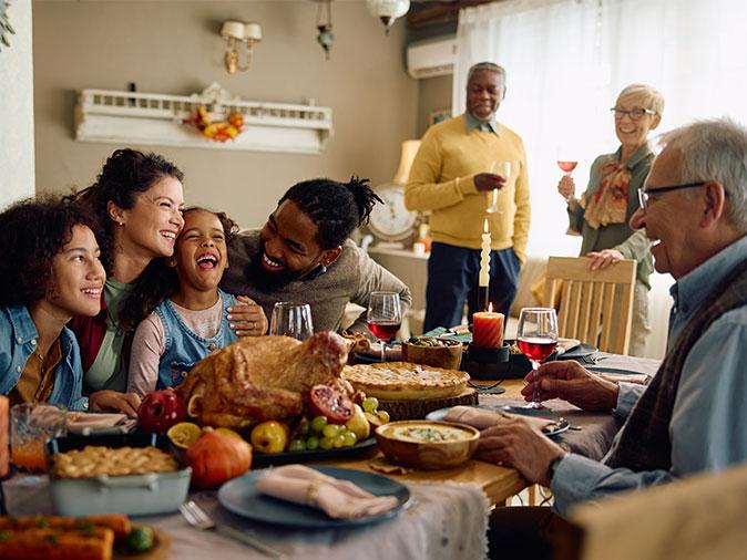 family enjoying thanksgiving without mice