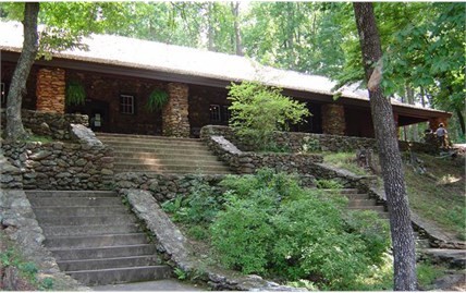 visitor's center  (Credit: Paris Mountain State Park)