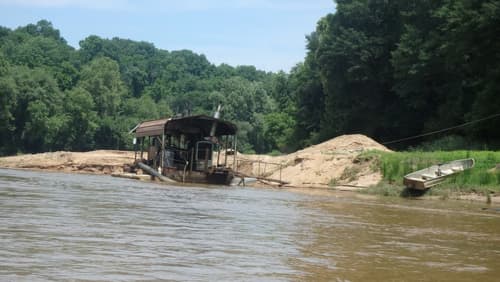 Sand mining operation (Credit: p)