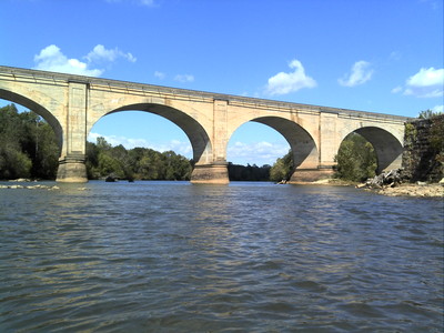 Looking at one of the iconic railroad bridges that crosses the Broad River (Credit: Upstate Forever)