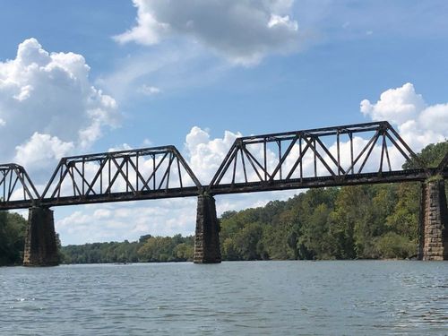 Railroad trestle at river mile 45.4, about 0.7mi upstream of Shelton Ferry tamp. (Credit: Tad Abraham)