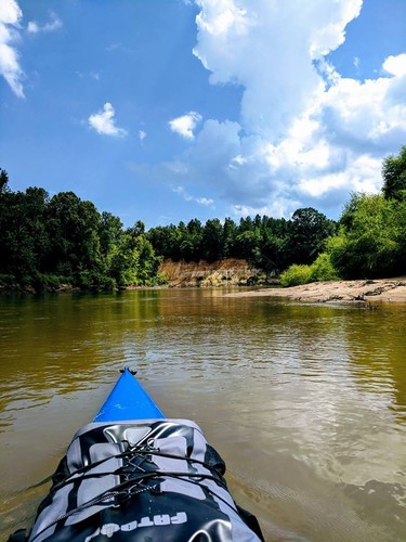 Wateree River sandbar and cutbank (Credit: Miles Groff)